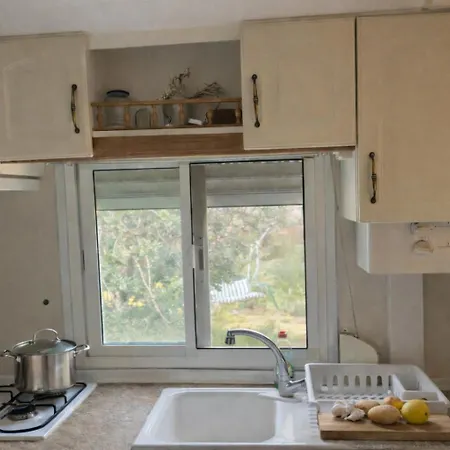 A Place Where Nothing Is Expected Náquera