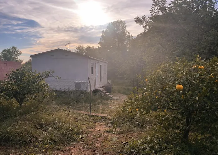 مكان تخييم A Place Where Nothing Is Expected *